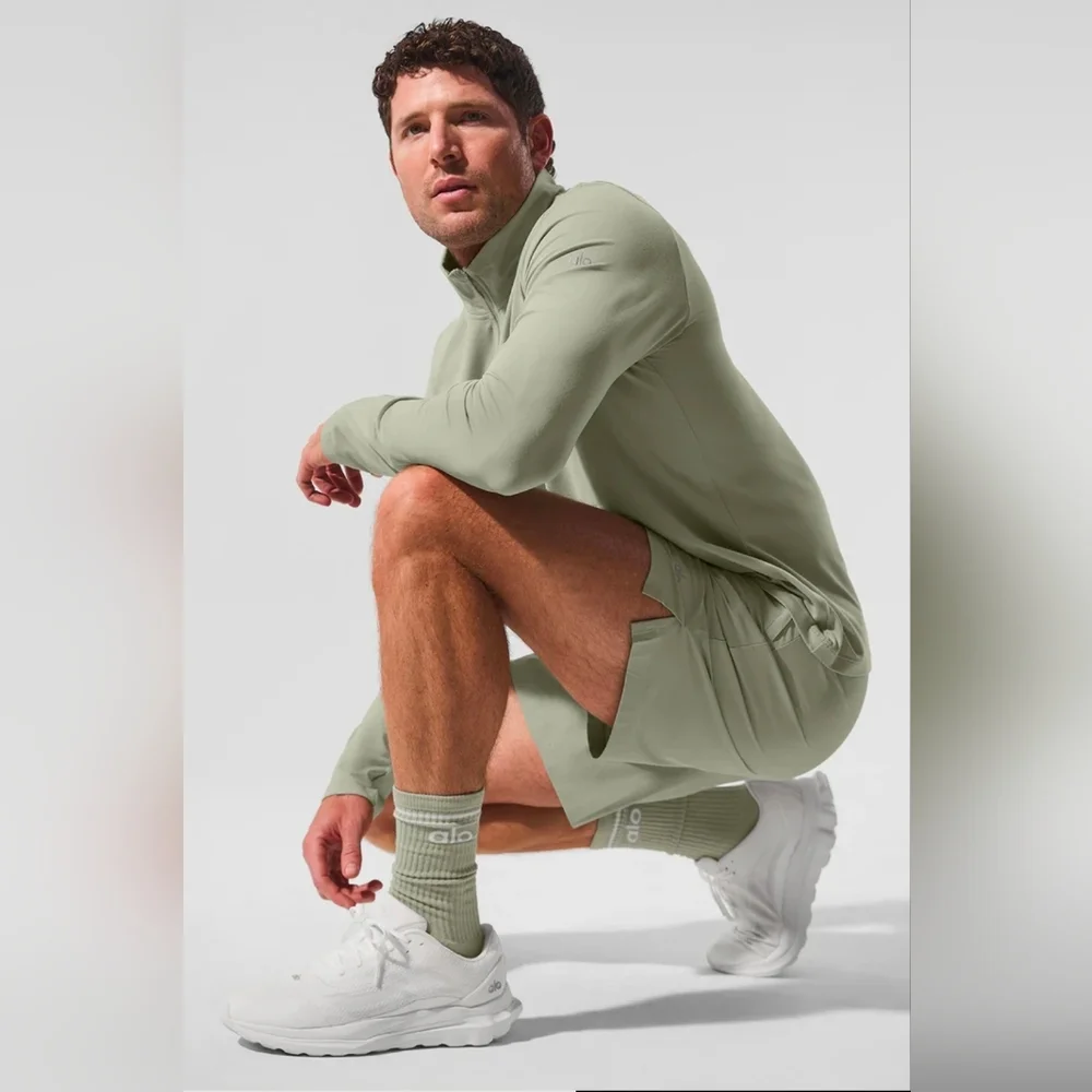 ALO Unisex Throwback Sock Limited edition/release Limestone/White medium $34 - Picture 2 of 8